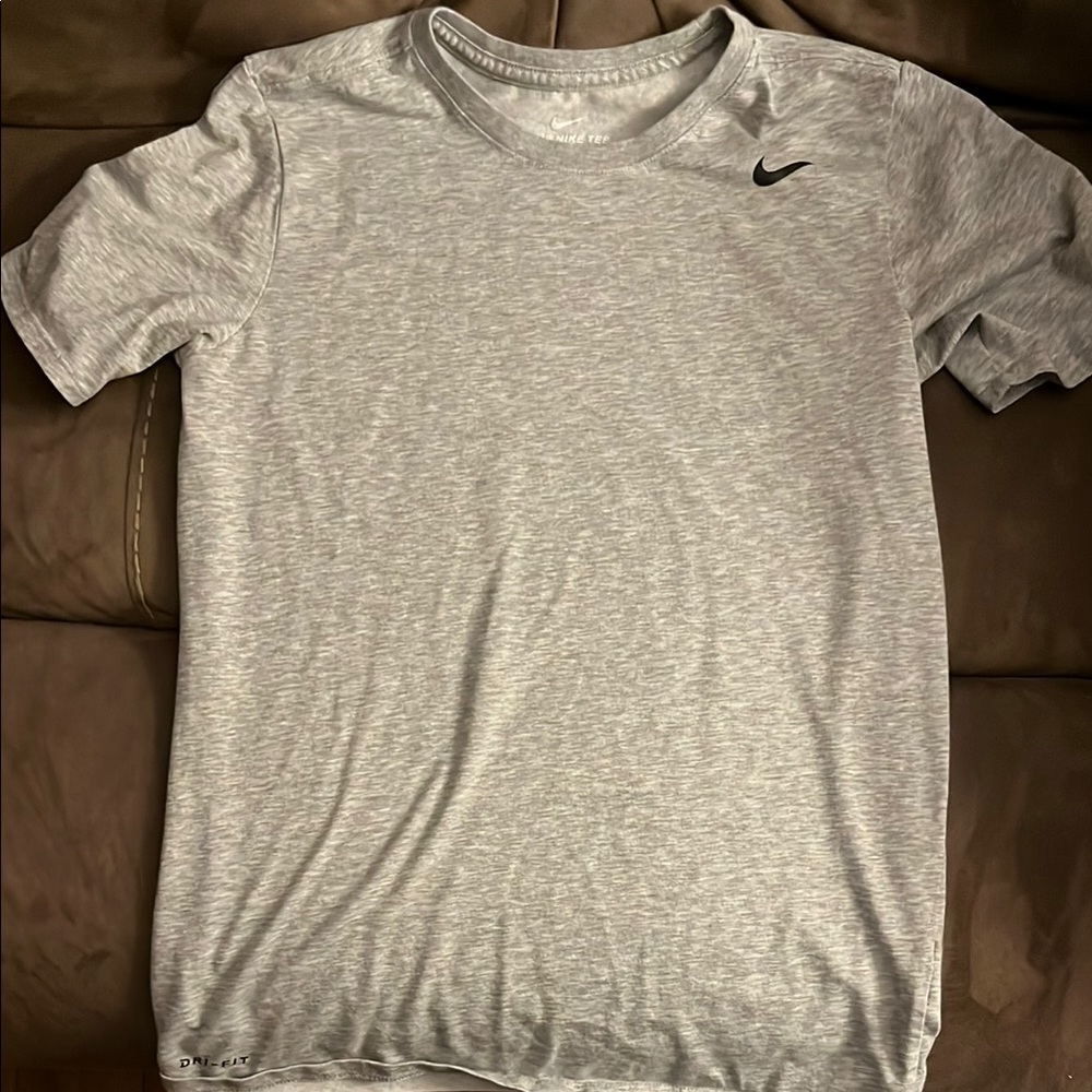 Nike Men's Gray T-Shirt